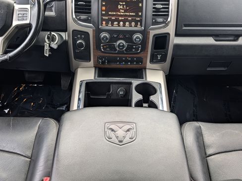 Used 2015 RAM 3500 Laramie w/ Convenience Group AWD/4WD image 19