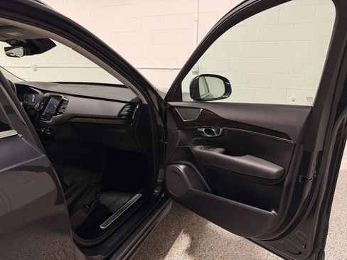 Used 2017 Volvo XC90 T6 Momentum AWD/4WD image 68