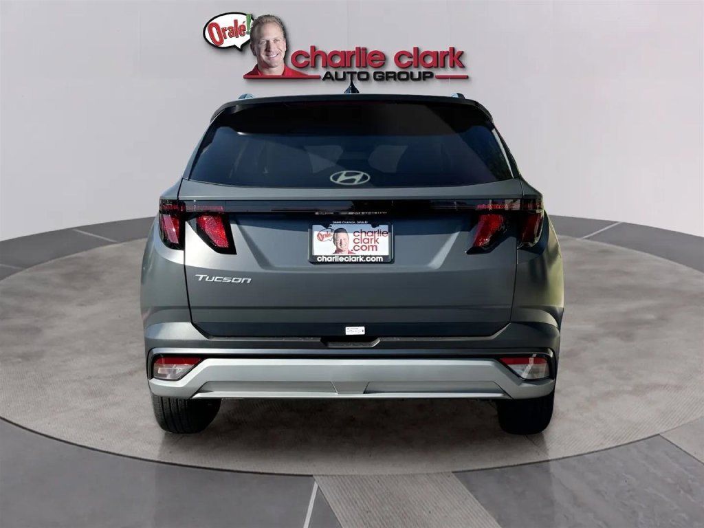 Used 2025 Hyundai Tucson SEL FWD image 4