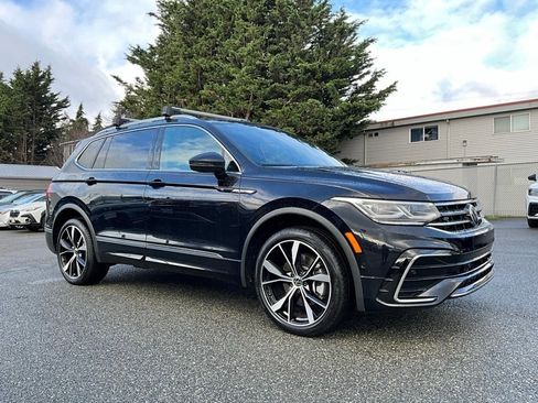 Used 2022 Volkswagen Tiguan SEL R-Line image 2