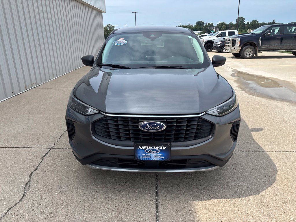 Certified 2025 Ford Escape Active AWD/4WD image 2