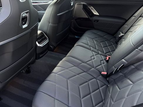 New 2026 BMW i7 xDrive60 w/ Executive Package image 12