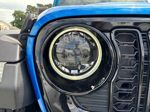 Used 2024 Jeep Wrangler Unlimited AWD/4WD image 9