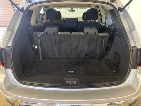 Used 2020 Nissan Pathfinder S image 24