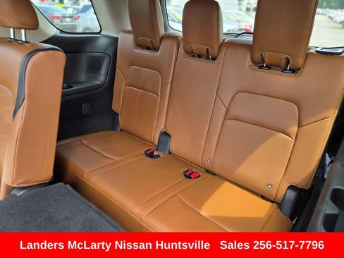 Used 2023 Nissan Pathfinder Platinum w/ Cargo Package AWD/4WD image 14
