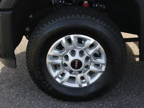 Used 2024 GMC Sierra 2500 Pro AWD/4WD image 40