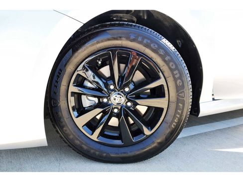 Used 2025 Toyota Camry LE image 29