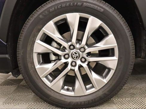 Used 2022 Toyota RAV4 Limited image 4