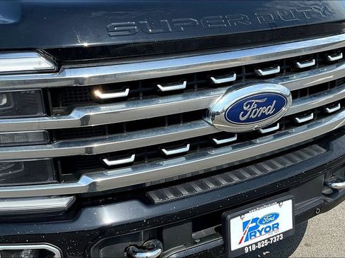 Used 2024 Ford F350 Platinum w/ Tremor Off-Road Package AWD/4WD image 31