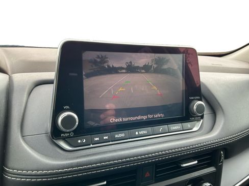 Used 2021 Nissan Rogue S FWD image 13