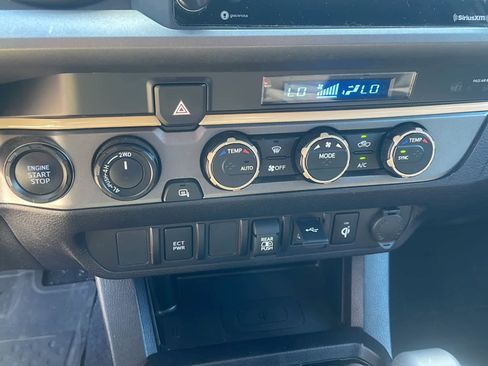 Used 2021 Toyota Tacoma TRD Off-Road image 16