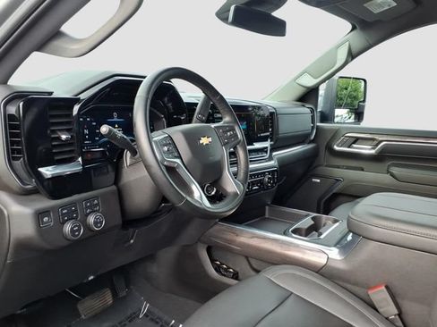 Used 2024 Chevrolet Silverado 2500 LTZ w/ LTZ Convenience Package AWD/4WD image 14