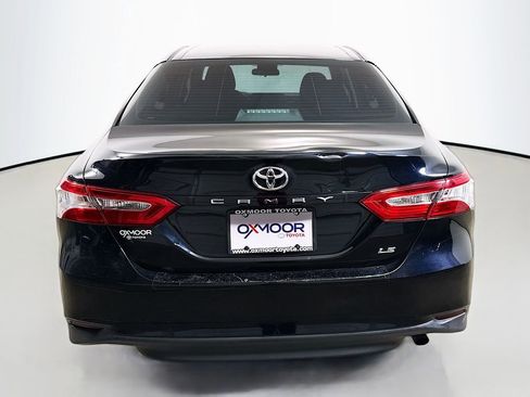 Used 2018 Toyota Camry LE FWD image 6