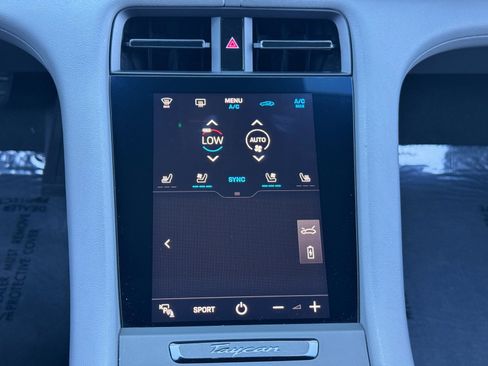 Used 2020 Porsche Taycan 4S image 34