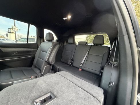 Used 2025 Buick Enclave Sport Touring image 25