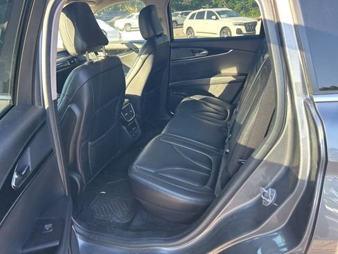 Used 2022 Lincoln Nautilus FWD w/ Premium Package image 6