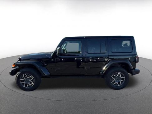 Used 2025 Jeep Wrangler Unlimited Sahara AWD/4WD image 7