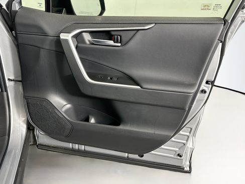 Used 2025 Toyota RAV4 Limited image 33