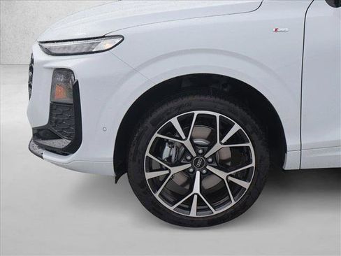 New 2026 Audi Q3 quattro 2.0T AWD/4WD image 10