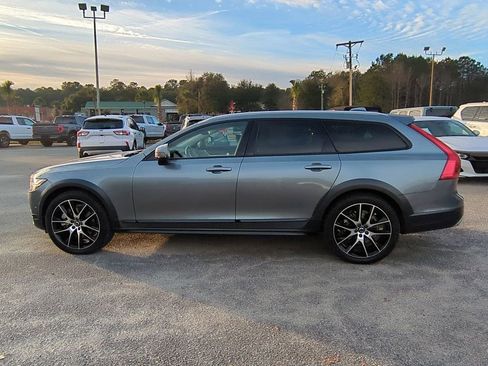 Used 2020 Volvo V90 T6 Cross Country image 7