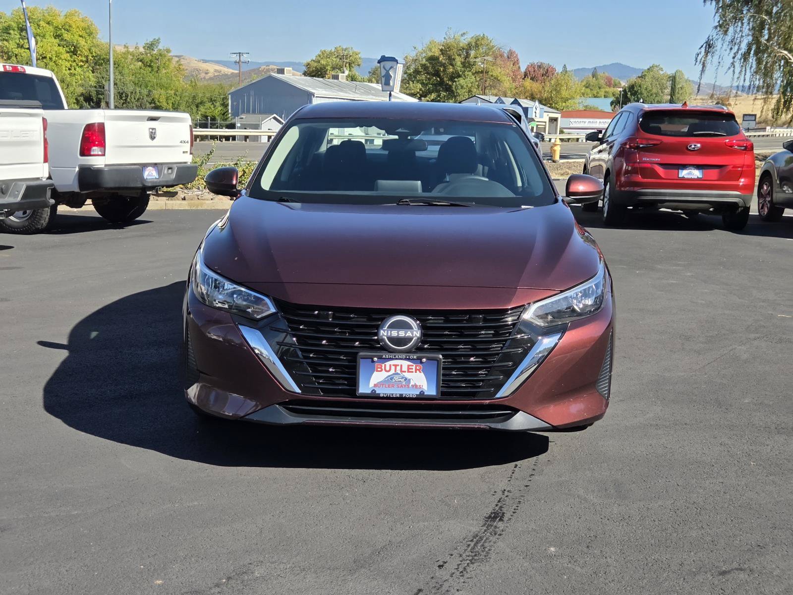 Used 2025 Nissan Sentra SV FWD image 2