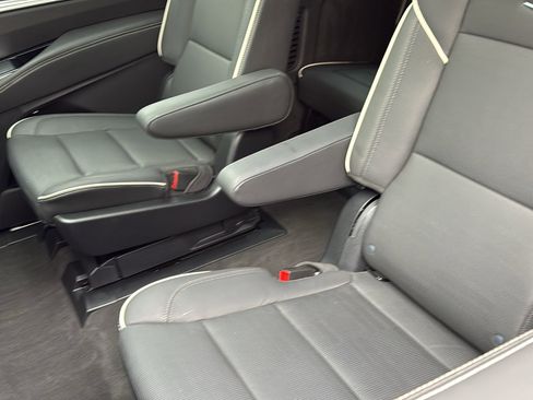 Certified 2025 Cadillac Escalade ESV Sport w/ Touring Package image 30