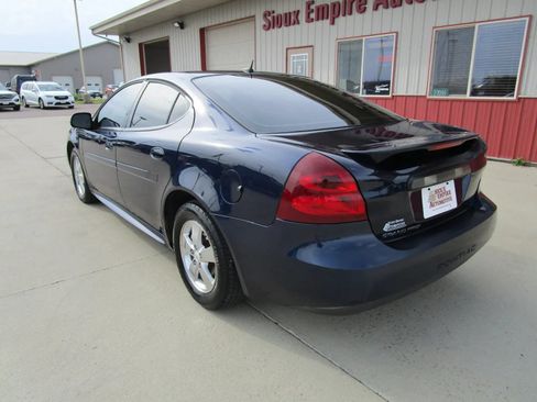 Used 2007 Pontiac Grand Prix w/ Sun And Sound Package FWD image 5