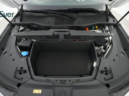 Used 2019 Audi e-tron Premium Plus AWD/4WD image 25