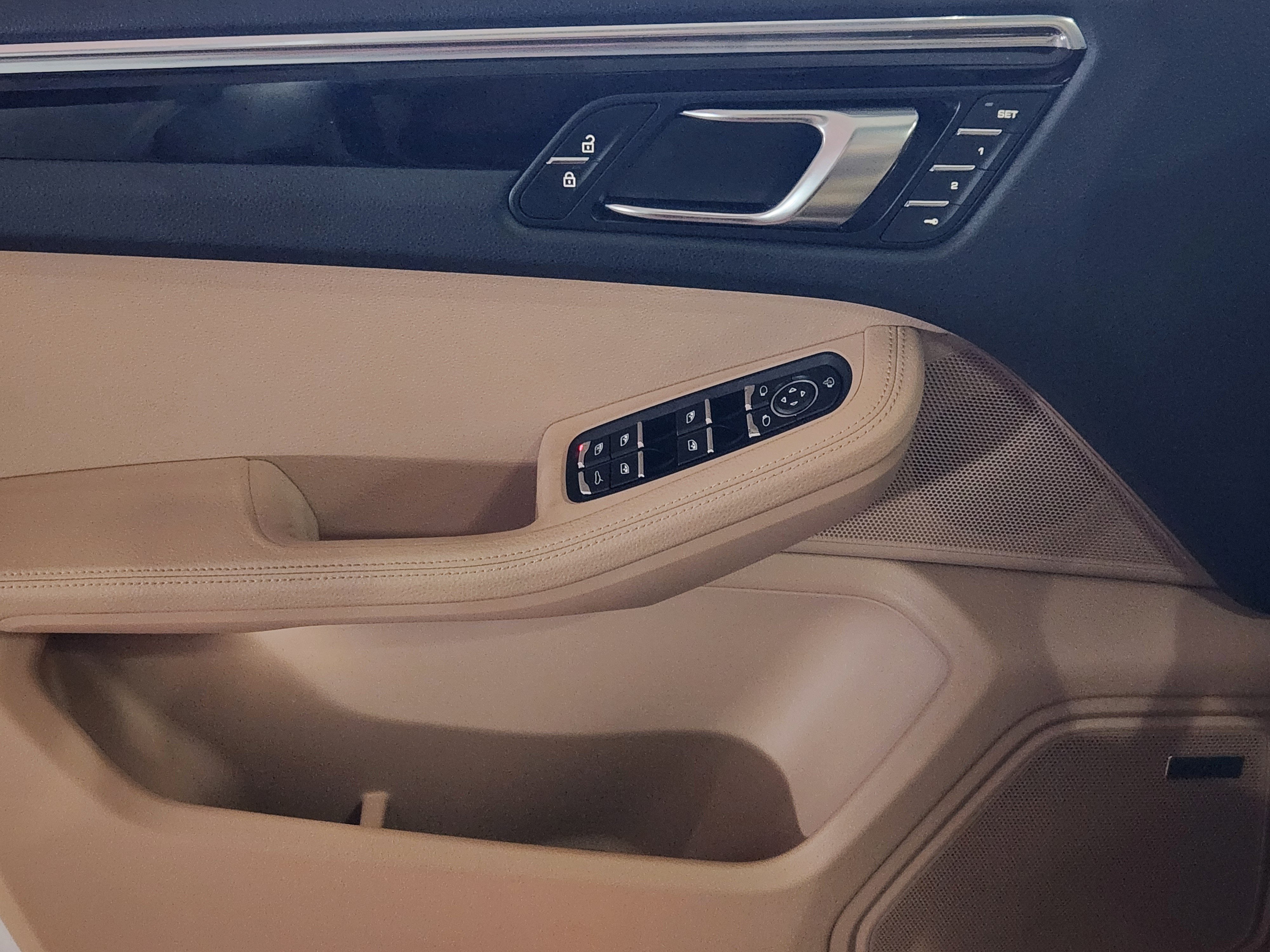 Certified 2026 Porsche Macan AWD/4WD image 26