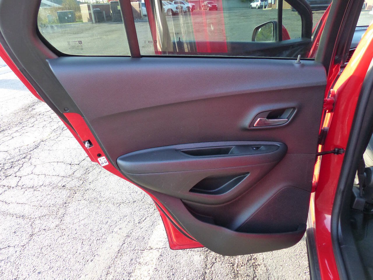 Used 2020 Chevrolet Trax LT FWD image 33