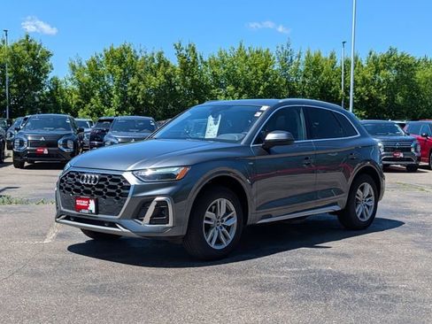 Used 2023 Audi Q5 2.0T Premium w/ Convenience Package AWD/4WD image 2