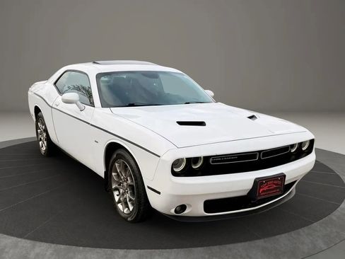 Used 2017 Dodge Challenger GT w/ Technology Group image 3