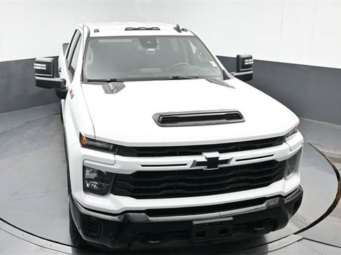 Used 2024 Chevrolet Silverado 2500 Custom w/ Custom Value Package image 38