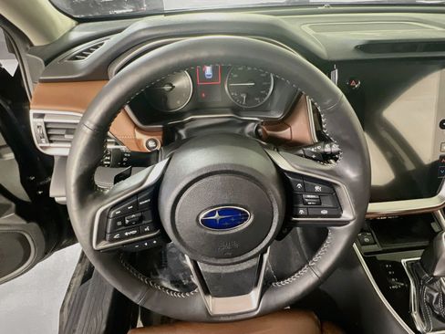 Used 2023 Subaru Outback Touring AWD/4WD image 11