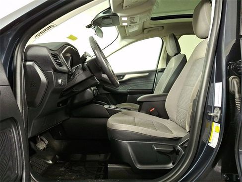 Used 2022 Ford Escape SE w/ Cold Weather Package image 15