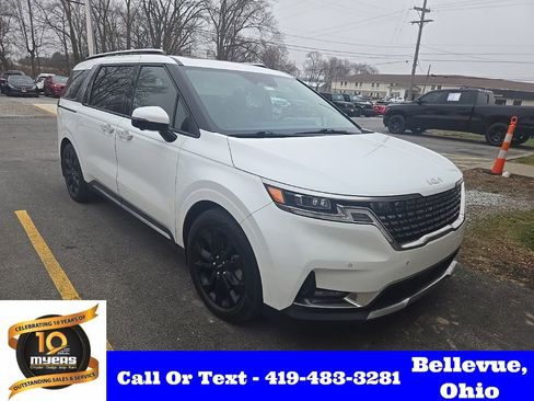 Used 2024 Kia Carnival SX Prestige image 1