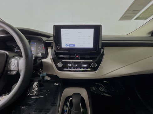 Used 2024 Toyota Corolla LE FWD image 25