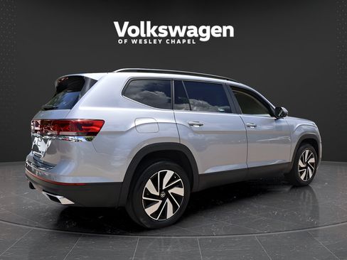 Certified 2024 Volkswagen Atlas SE FWD image 8
