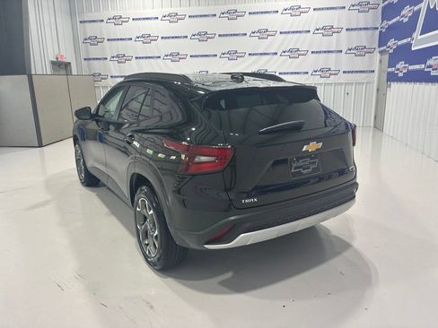 Used 2026 Chevrolet Trax LT FWD image 4