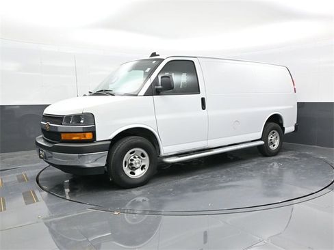 Used 2024 Chevrolet Express 2500 w/ Driver Convenience Package image 3