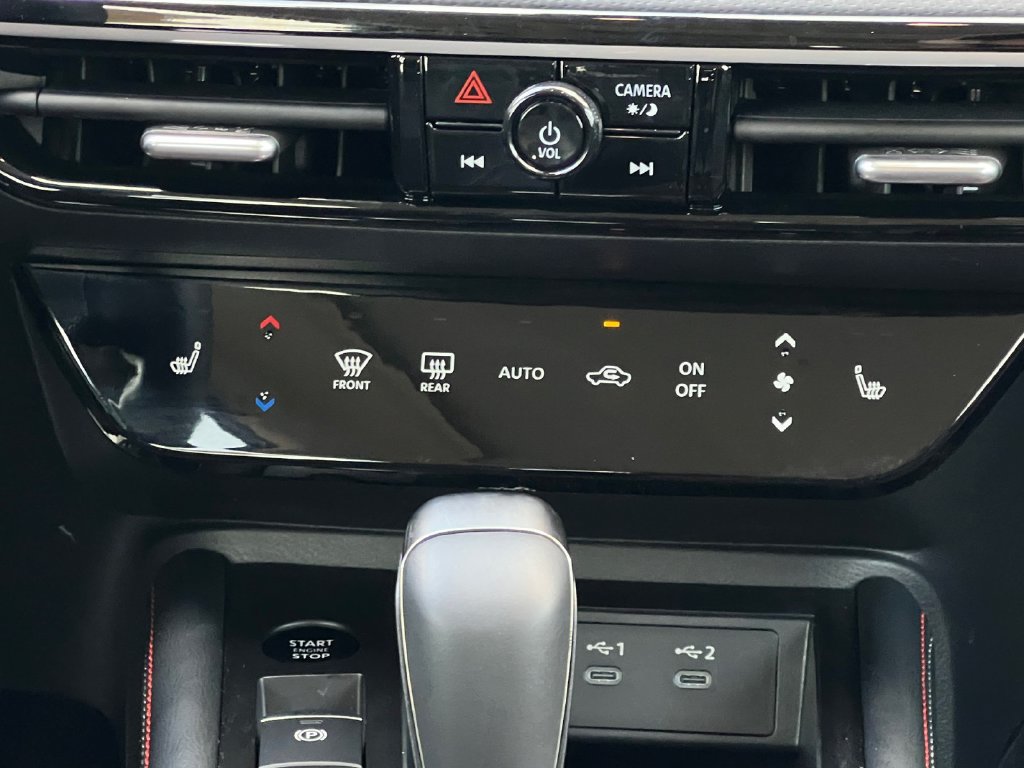 Certified 2025 Nissan Kicks SR w/ SR Premium Package AWD/4WD image 4