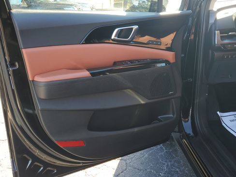 Used 2024 Kia Carnival SX Prestige image 16