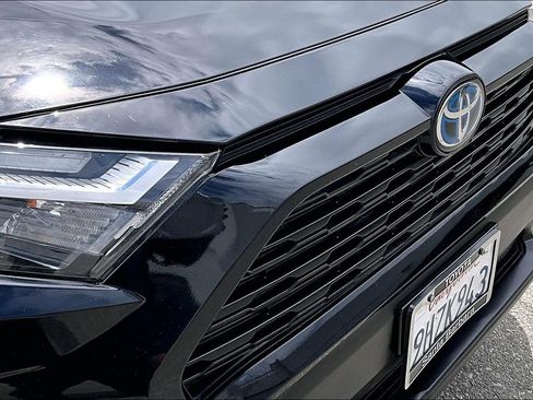 Used 2023 Toyota RAV4 XLE Premium AWD/4WD image 33