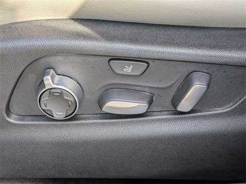 Used 2020 Cadillac XT4 Premium Luxury image 17