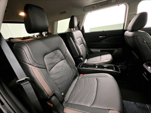 New 2025 Nissan Pathfinder Platinum w/ Lighting Package (N93) image 99