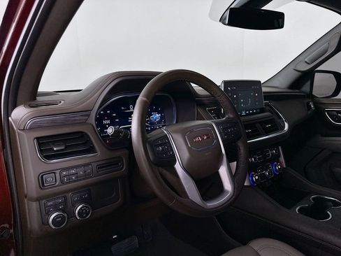 Used 2022 GMC Yukon SLT w/ SLT Premium Package image 9