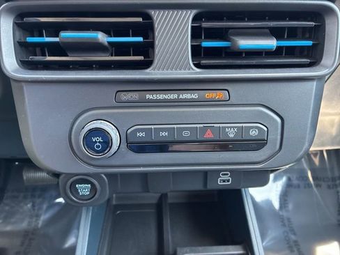 Used 2025 Ford Maverick Lobo AWD/4WD image 22