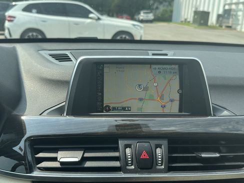 Used 2017 BMW X1 xDrive28i AWD/4WD image 25
