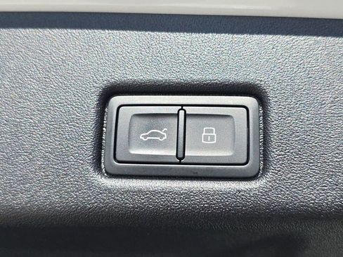 Certified 2025 Audi Q5 Premium w/ Convenience Package AWD/4WD image 13