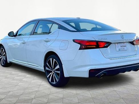 Used 2021 Nissan Altima 2.5 SR w/ SR Premium Package image 4